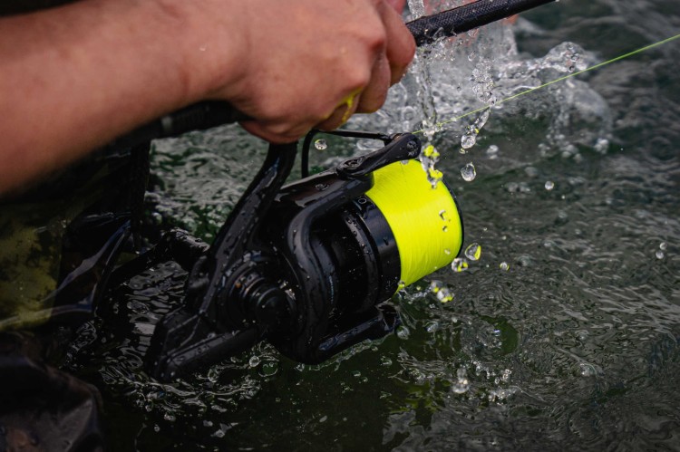Avid Carp Extremity Hi-Vis XR Mono 0.26mm 10lbs 4.5kg 1000m Extremity Hi-Vis Mono 0.26 10lbs 4.5kgs 5056317744644 A0630021 Karpiowe Graty - Zdjęcie 18