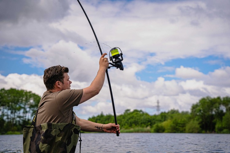 Avid Carp Extremity Hi-Vis XR Mono 0.26mm 10lbs 4.5kg 1000m Extremity Hi-Vis Mono 0.26 10lbs 4.5kgs 5056317744644 A0630021 Karpiowe Graty - Zdjęcie 20