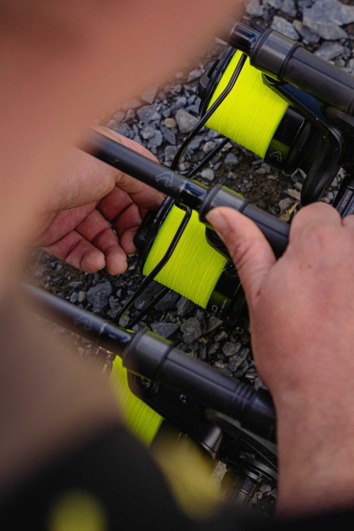 Avid Carp Extremity Hi-Vis XR Mono 0.35mm 18lbs 8.2kg 1000m Extremity Hi-Vis Mono 0.35 18lbs 8.2kgs 5056317744705 A0630024 Karpiowe Graty - Zdjęcie 3