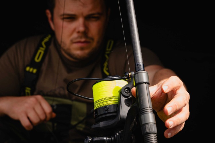 Avid Carp Extremity Hi-Vis XR Mono 0.35mm 18lbs 8.2kg 1000m Extremity Hi-Vis Mono 0.35 18lbs 8.2kgs 5056317744705 A0630024 Karpiowe Graty - Zdjęcie 6