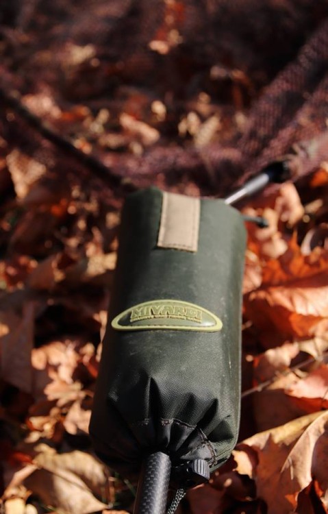 Mivardi Landing Net CamoCode 100 x 100 cm + Landing Net Handle - podbierak karpiowy  Karpiowe Graty - Zdjęcie 10